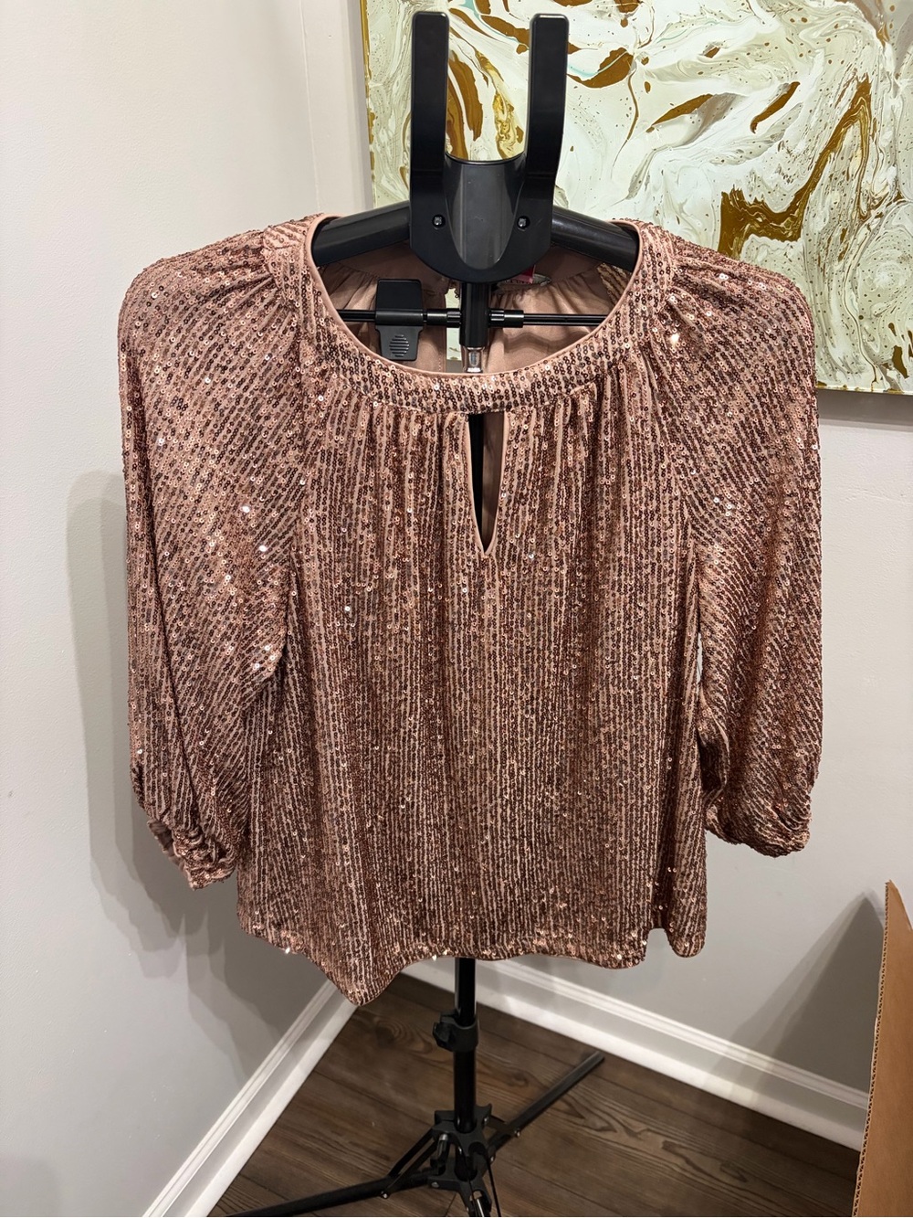 NWT Vince Camuto Twinkle & Glow Sequin Keyhole Blouse Foxtrot M